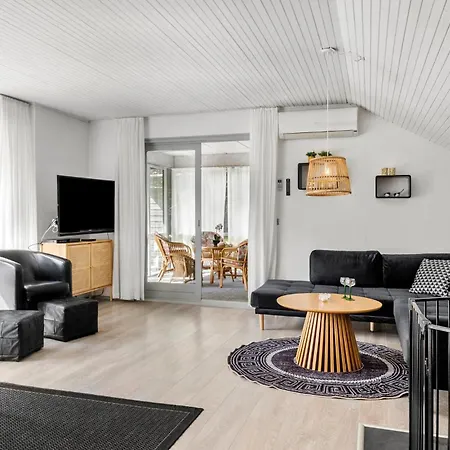 3 Bedroom Awesome In *