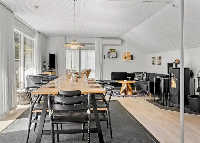 3 Bedroom Awesome In Ferienhaus